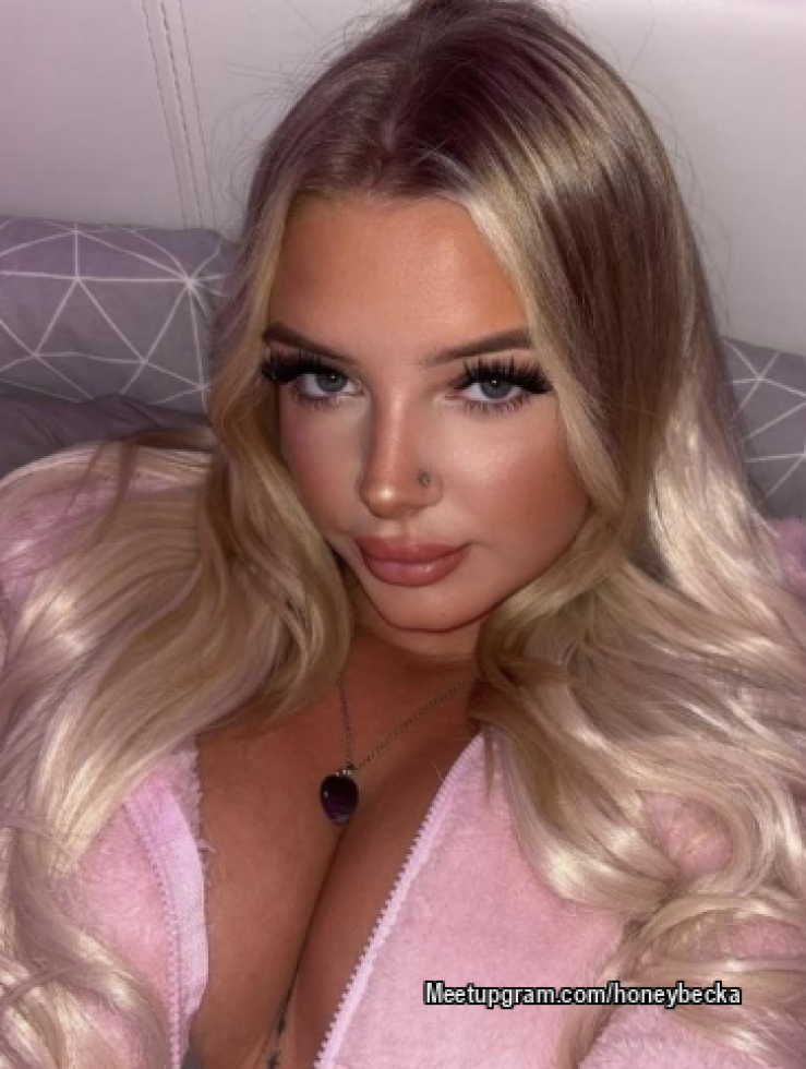 I’ll make you look twice—and think even deeper. 💋🧠